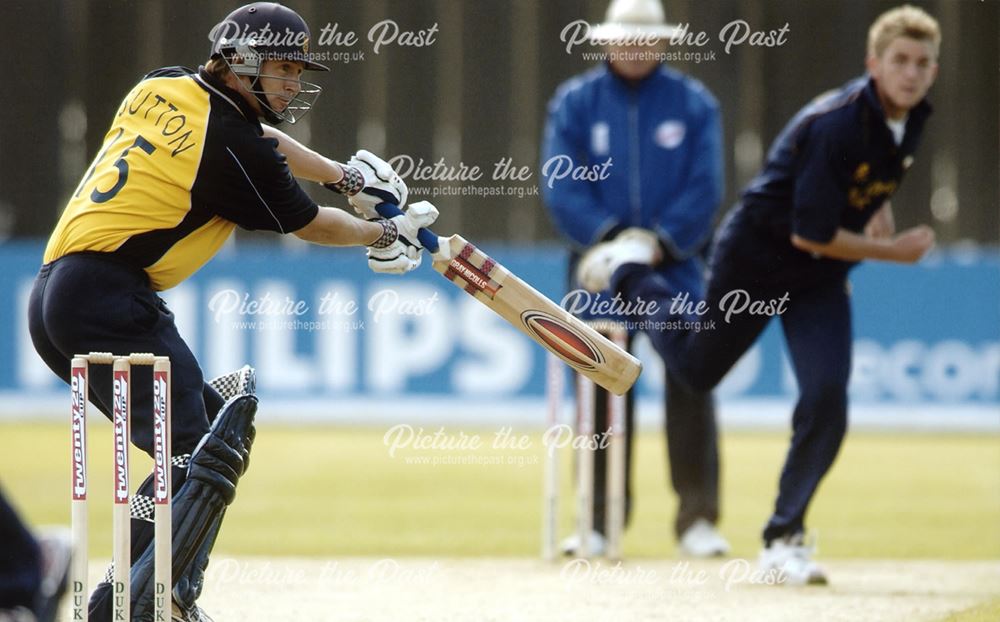 Luke Sutton, Derbyshire County Cricket Club April 2003