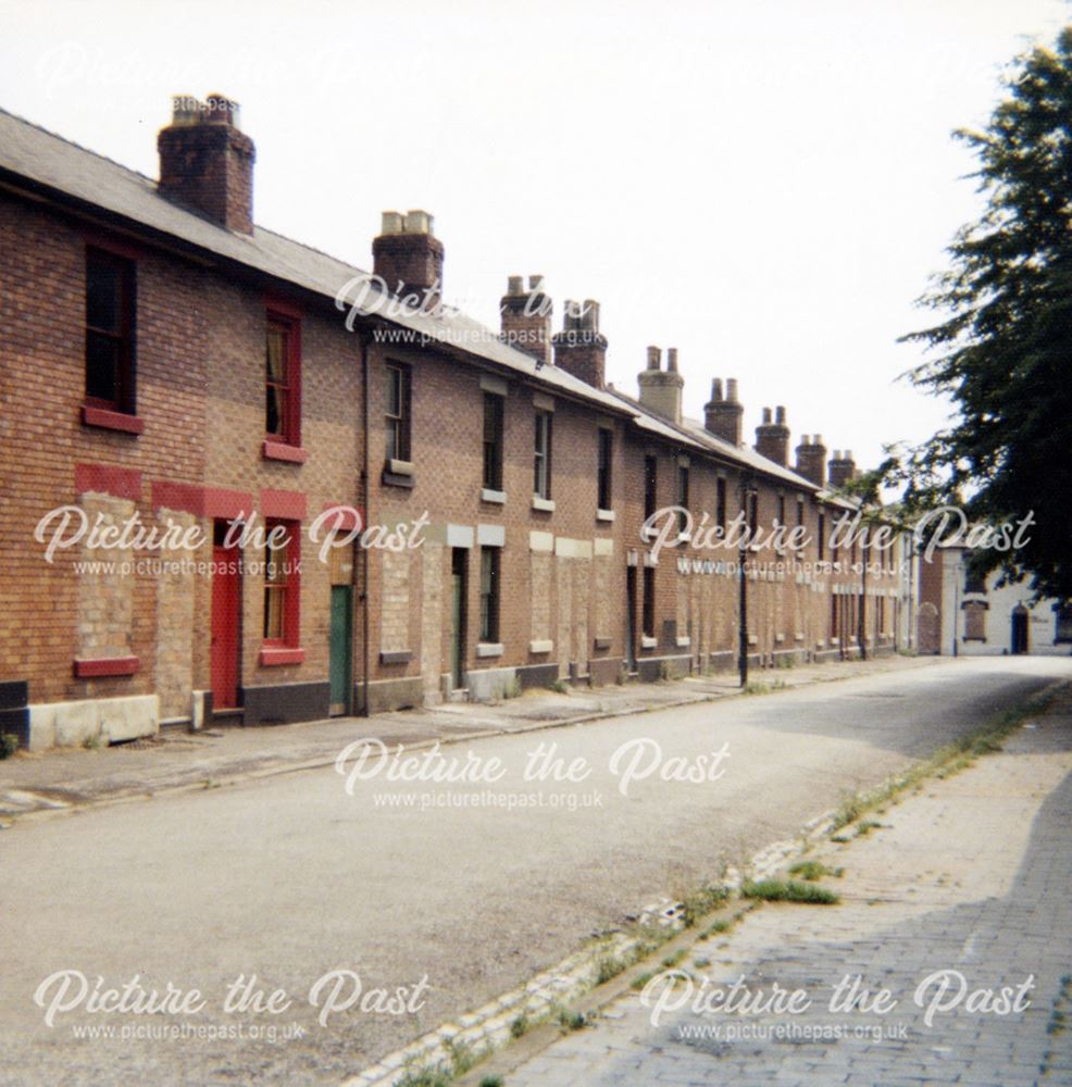 Derelict houses in Sidney Street