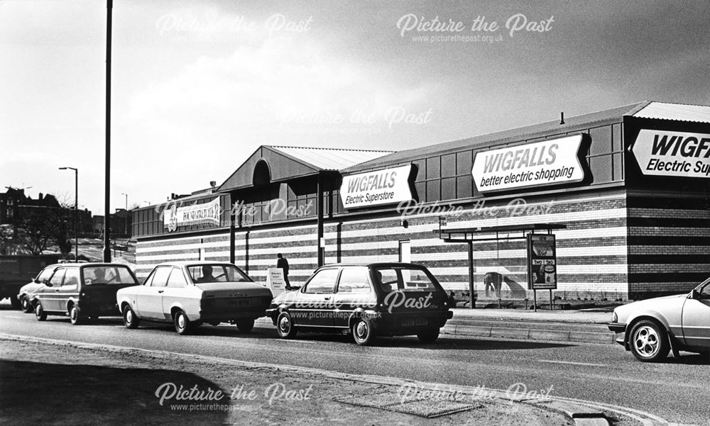 Wigfalls and Poundstretcher shops on Bradshaw Way