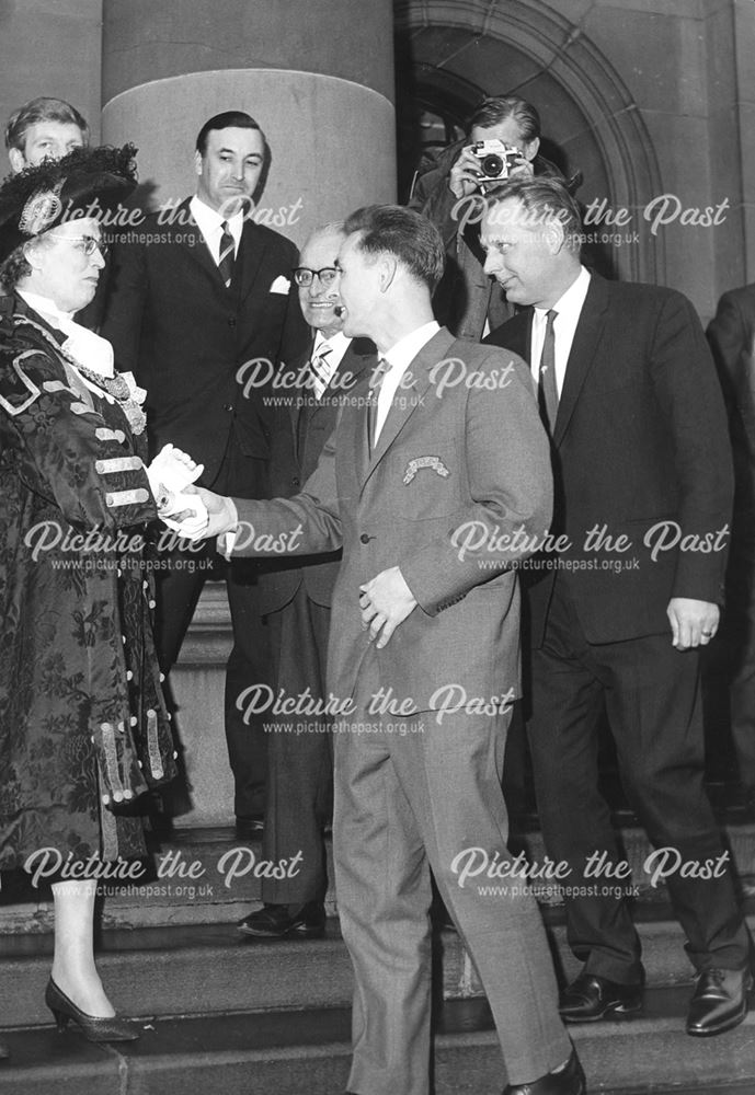 Brian Clough shakes hands with the Mayor of Derby