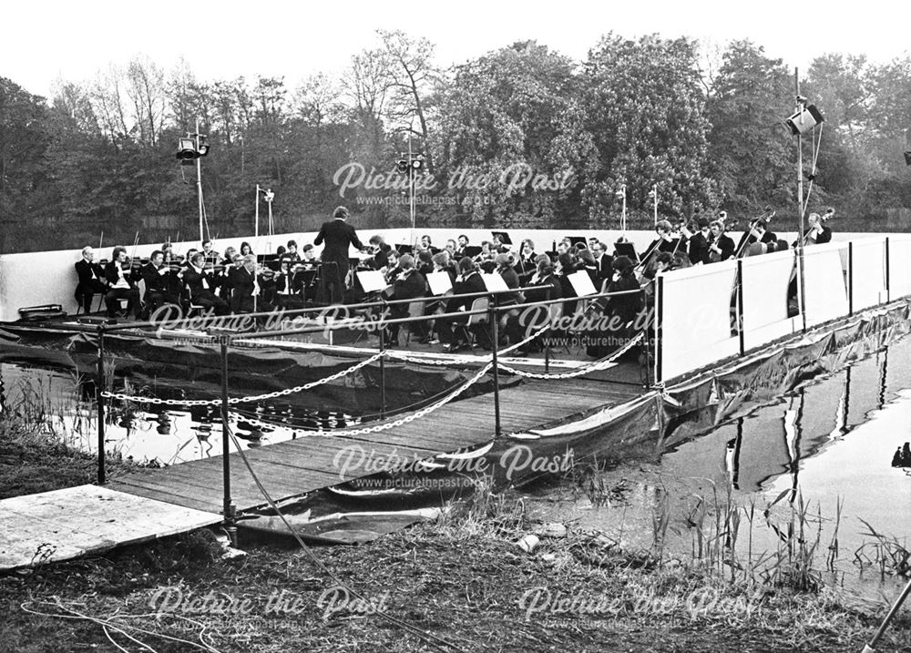 Halle Orchestra on the lake