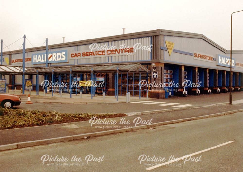 Halfords car service centre