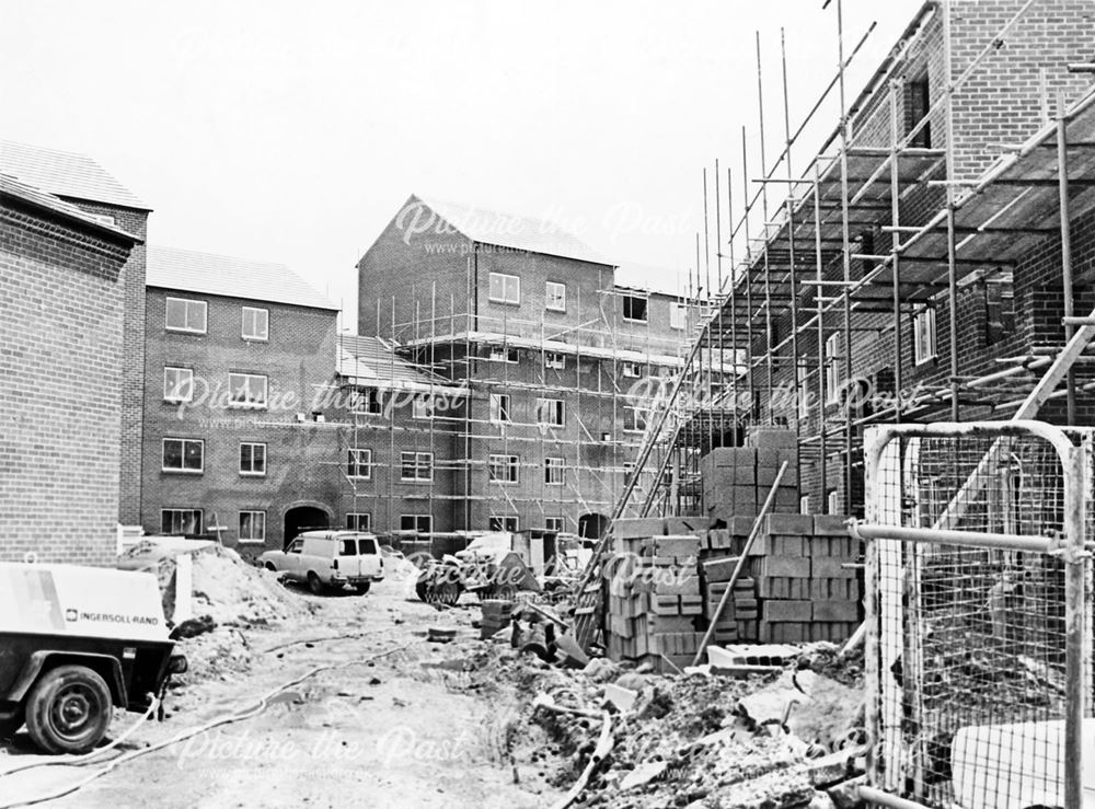 Construction of Ford Street flats