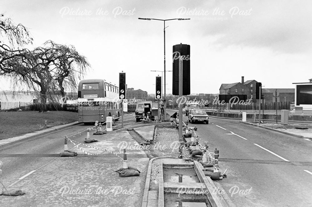 Erection of new traffic lights on St Alkmund's Way