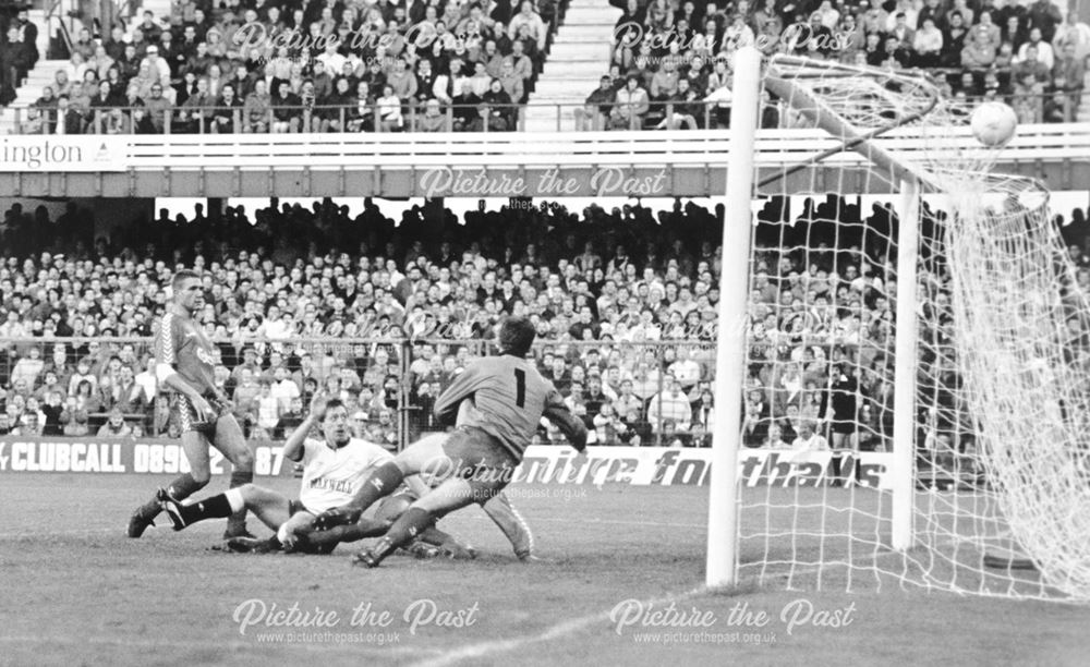 Gary Micklewhite scores for Derby County