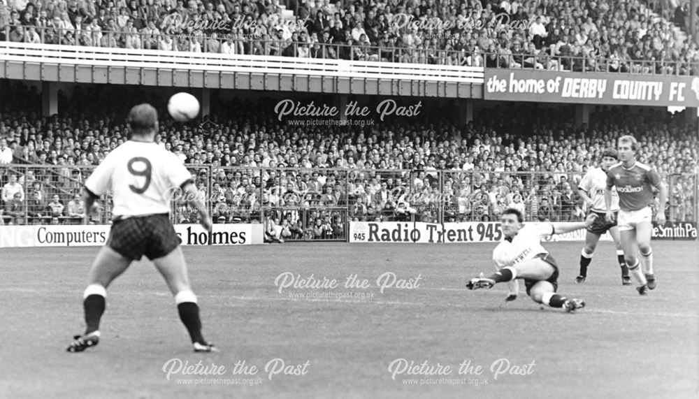 Derby County players Paul Goddard and David Penney, Baseball Ground, Derby, 1988