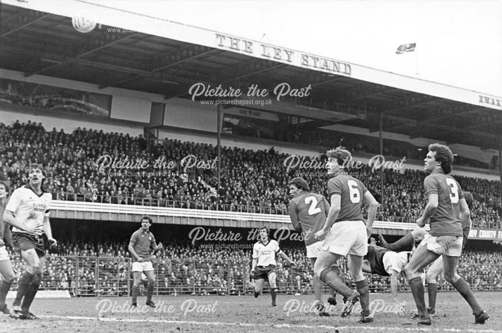 Derby County strikers Kevin Hector and Dave Swindlehurst