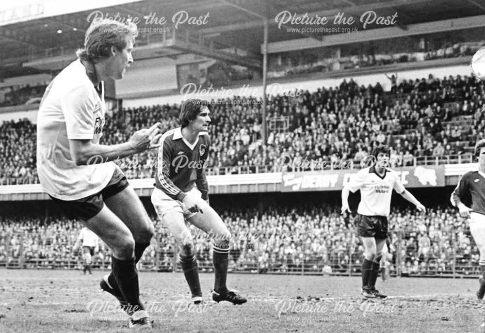 Derby County strikers Dave Swindlehurst and John Duncan