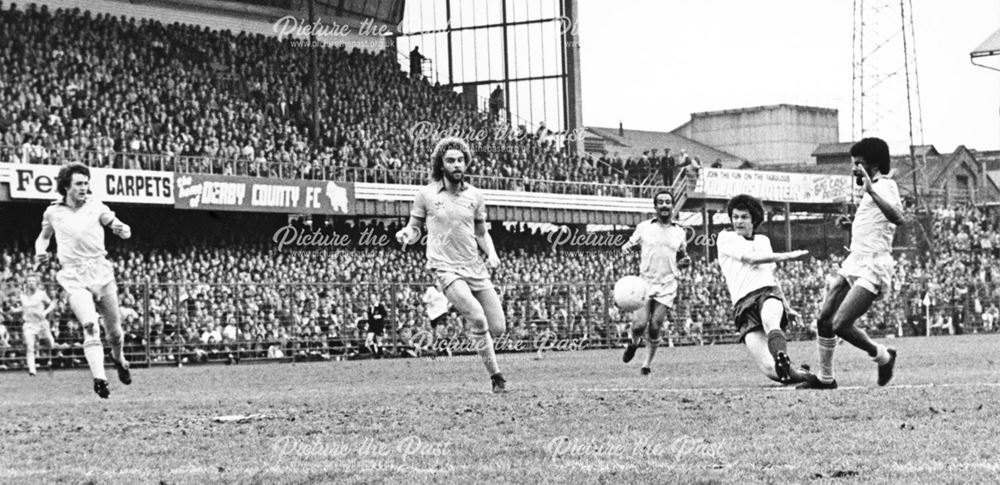 Derby County centre-forward John Duncan