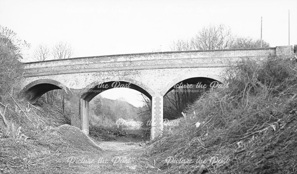 Bridge carrying Station Road over the cutting of the former Great Northern Railways line