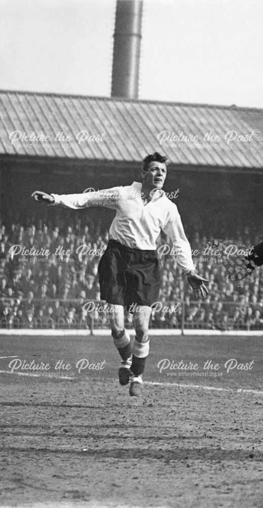 Arthur Groves, Derby County footballer 1933-36