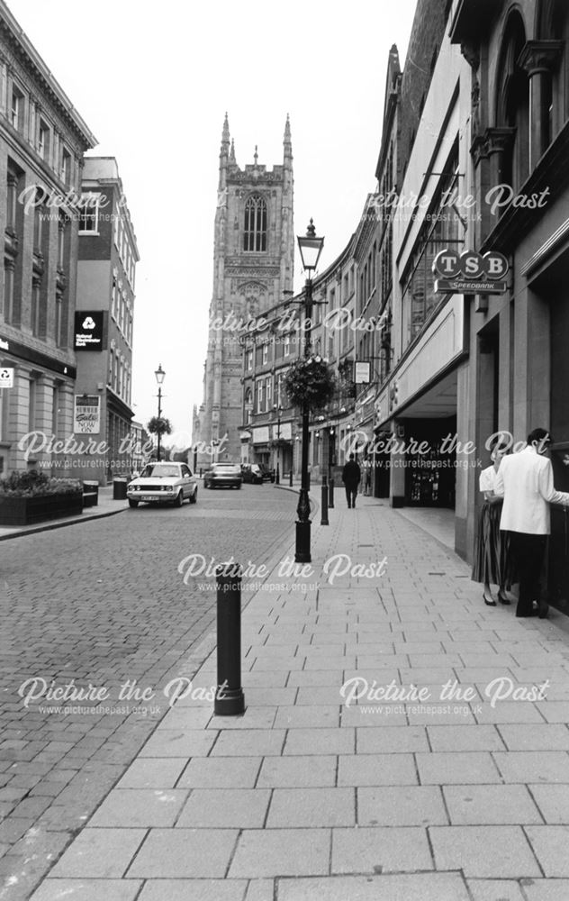 View looking up Irongate towards the Cathedral following pedestrianisation