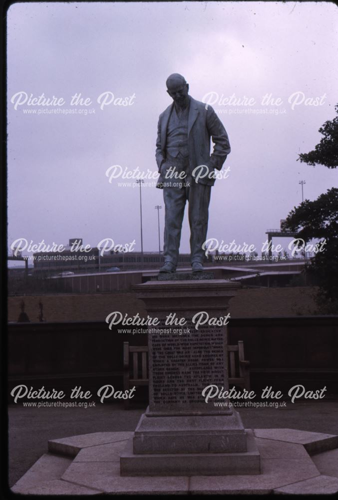 Henry Royce Statue in the River Gardens