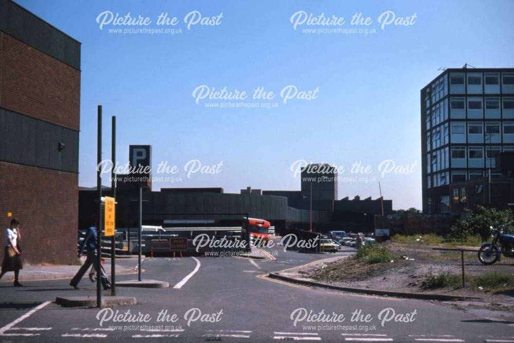 View of the entrance to the Eagle Centre car park on London Road