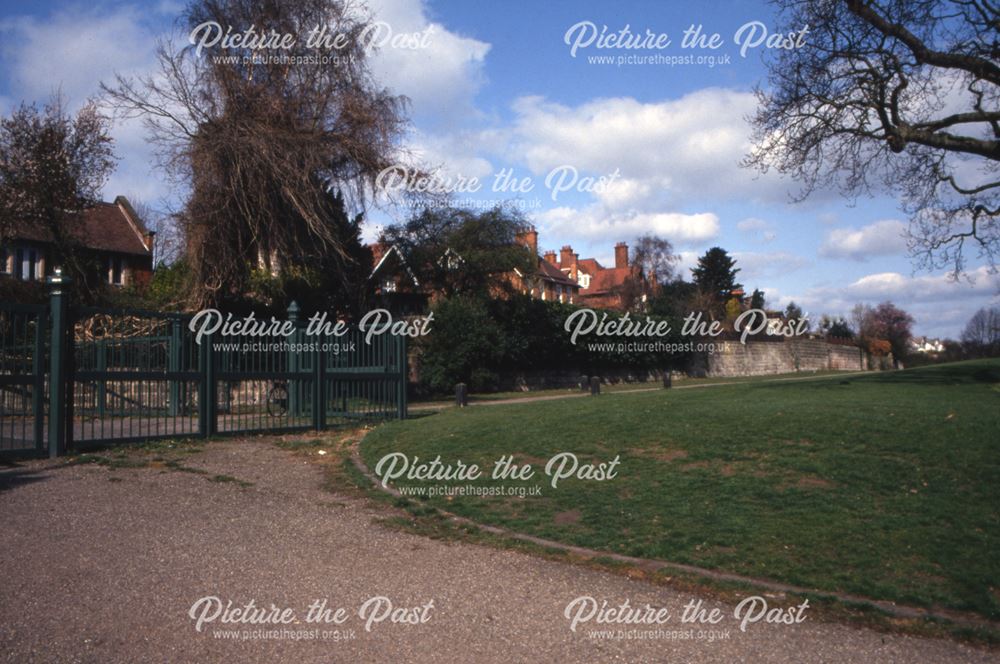 Darley Park Gates near South Drive Entrance