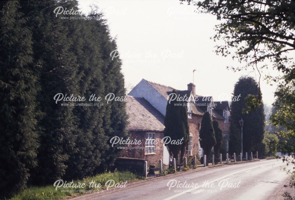 Row of cottages near Markeaton Park