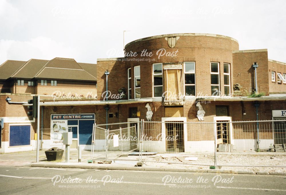 Empty premises at the bus station and remains of walkway, 1998