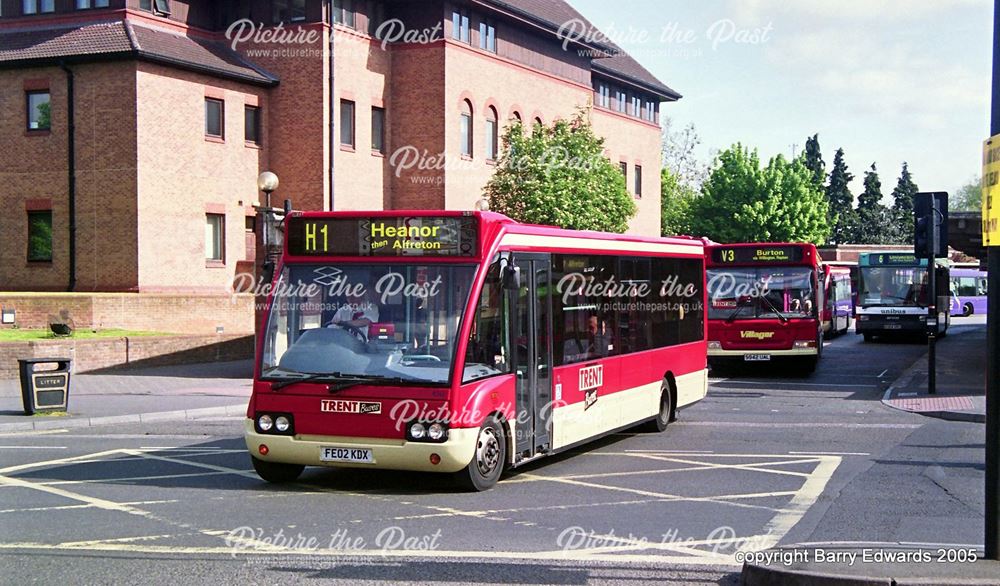 Trent Optare Solo 450, Morledge exit from Bus Station, Derby