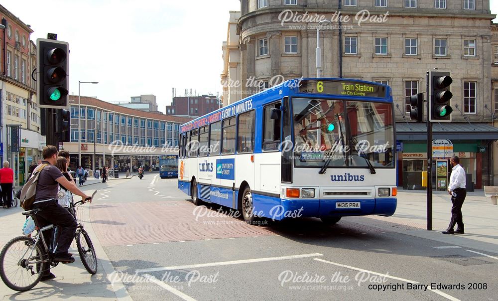 Victoria Street Unibus Volvo 135