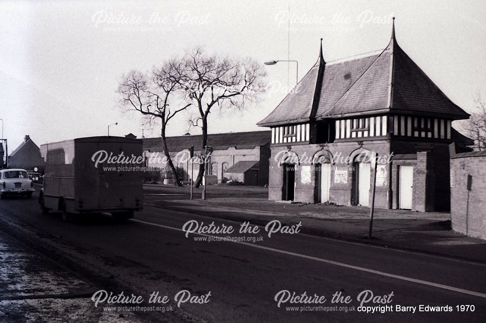 Nottingham Road former entrance to cricket ground December 