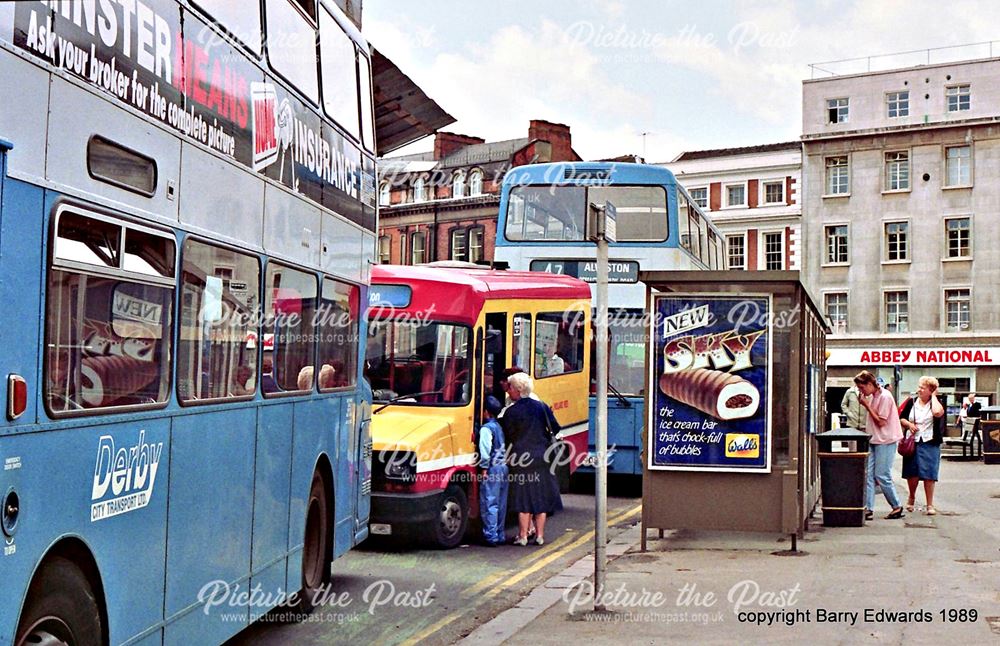 Market Place with Midland Red North 152 blocked in by two Fleetlines 287